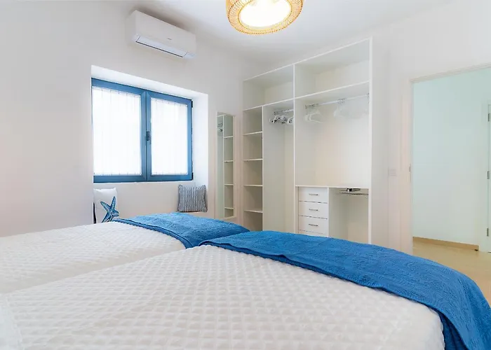 Vista Al Muelle By Hh